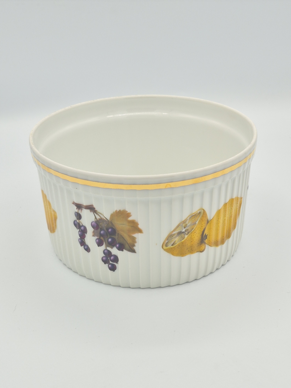 Royal Worchester Evesham White Ceramic Fruit-Print Ramekin with Gold Trim Size 2